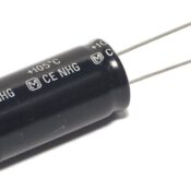 3300µF 50V Elektrolyyttikondensaattori 18x35mm