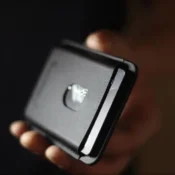 magsafe wallet find my built-in find my location wallet tracker tag for iPhone 12/13/14/15/16/17 with wireless rechargeable 5